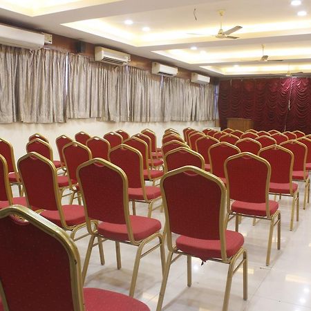 Hotel Chandra'S Βιζαχαπατνάμ Εξωτερικό φωτογραφία
