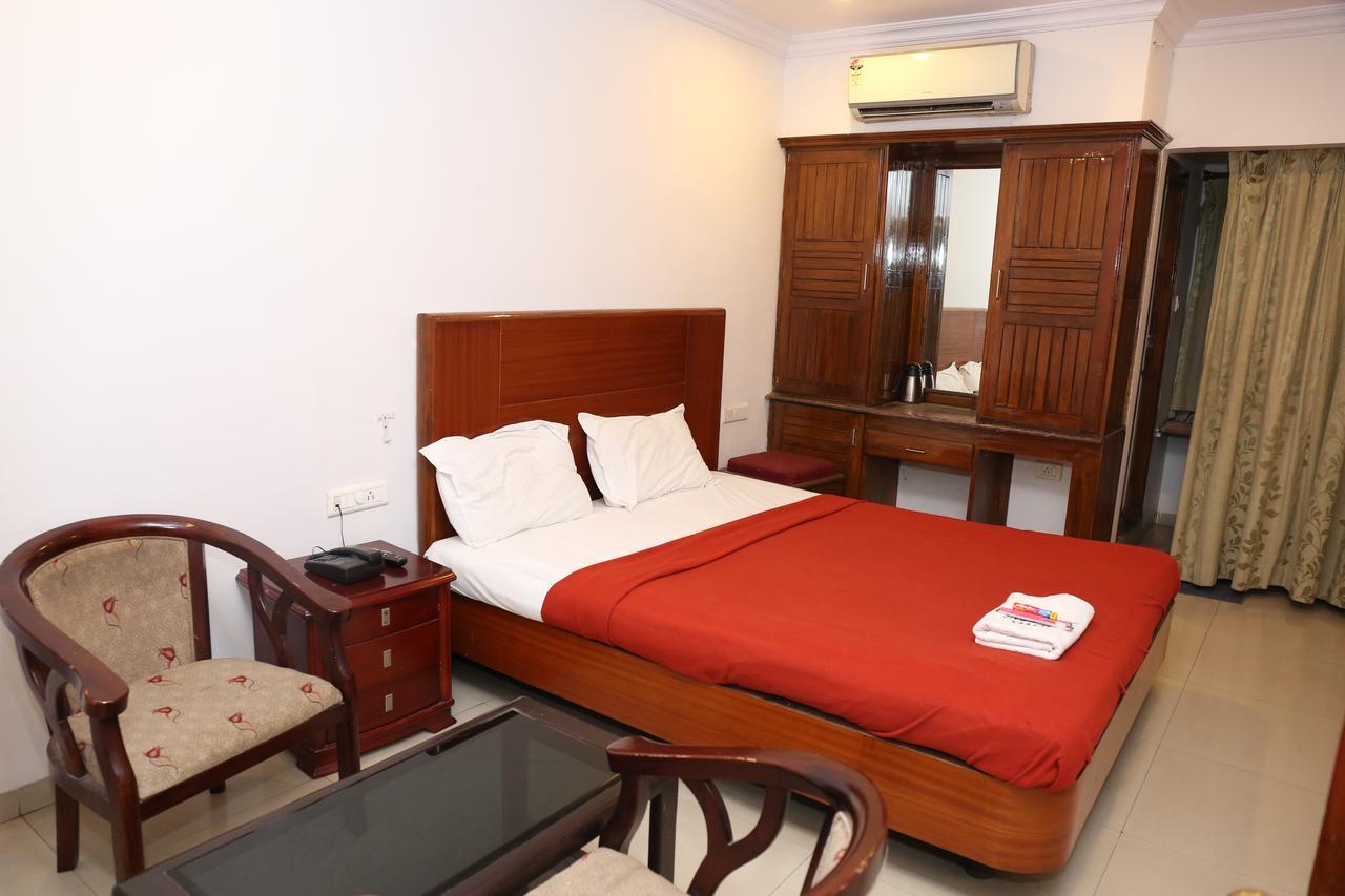 Hotel Chandra'S Βιζαχαπατνάμ Εξωτερικό φωτογραφία