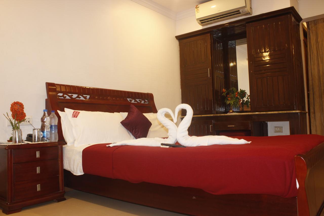 Hotel Chandra'S Βιζαχαπατνάμ Εξωτερικό φωτογραφία