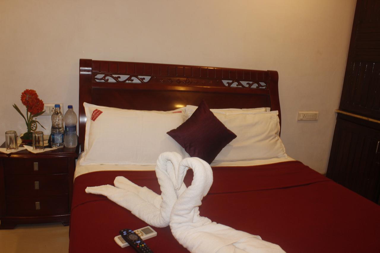 Hotel Chandra'S Βιζαχαπατνάμ Εξωτερικό φωτογραφία