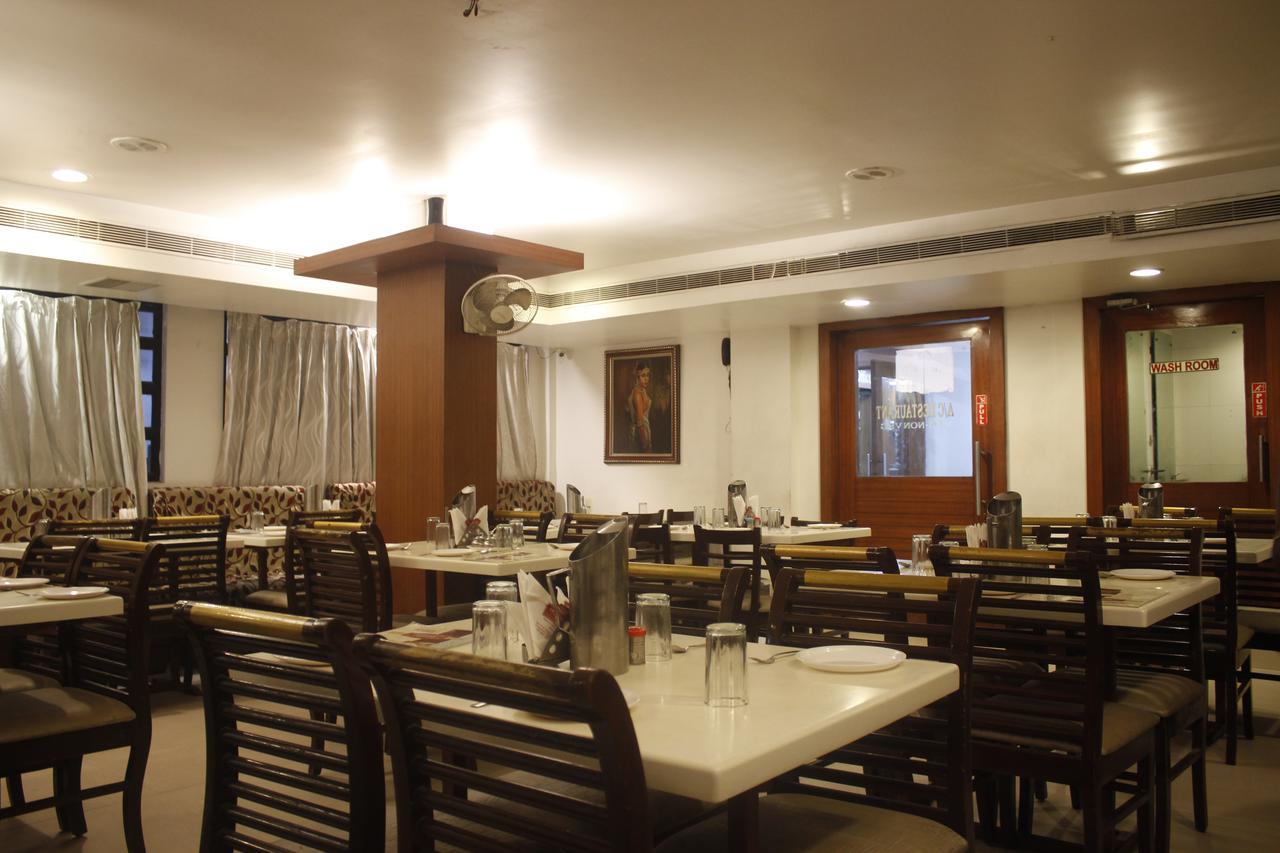 Hotel Chandra'S Βιζαχαπατνάμ Εξωτερικό φωτογραφία