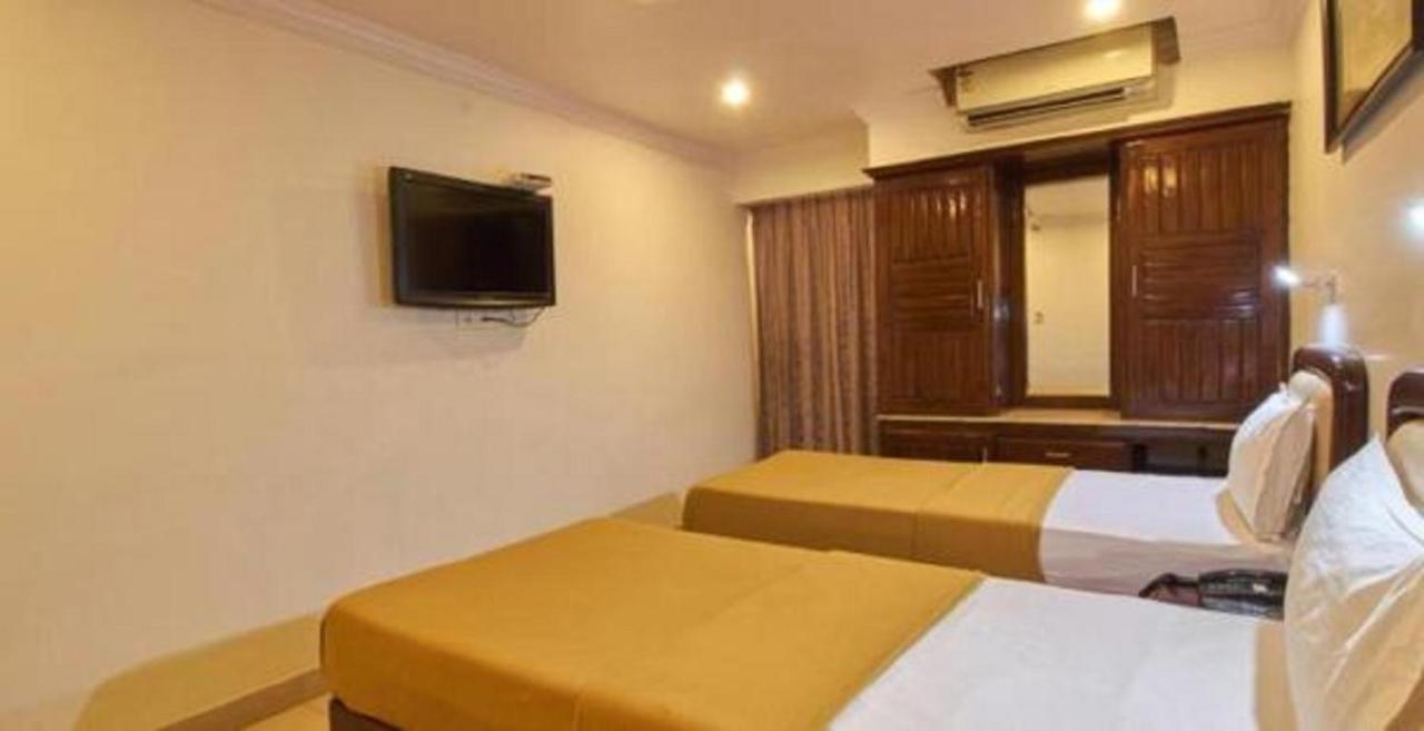 Hotel Chandra'S Βιζαχαπατνάμ Εξωτερικό φωτογραφία